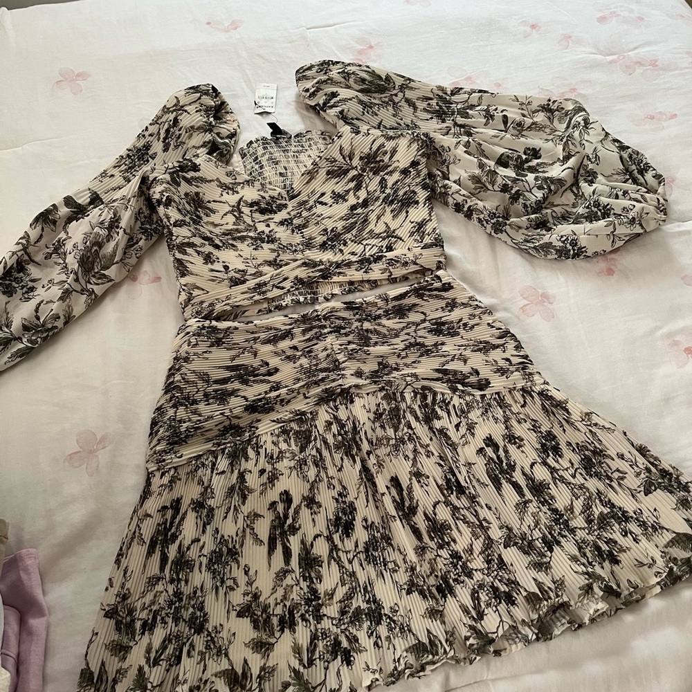 Express Monochrome Floral Dress